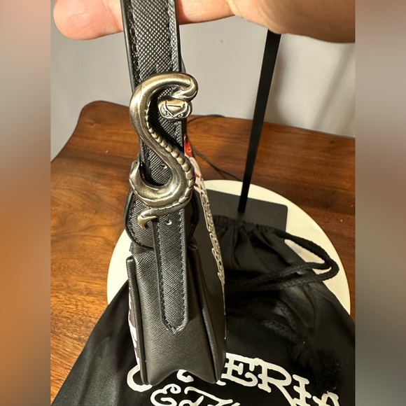 Ed Hardy Siberia hand bag NWOT comes with dust bag - Picture 6 of 10